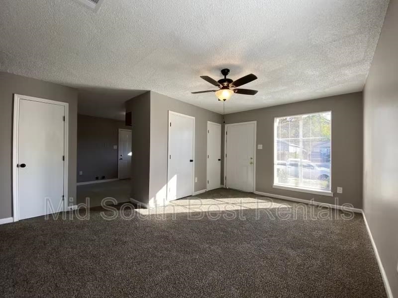 2120 Bennett Ave Property Photo 2
