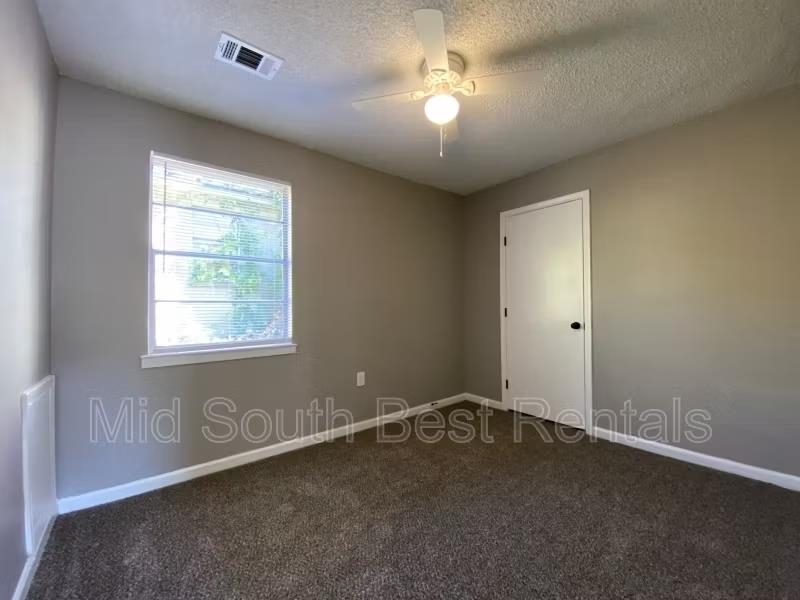 2120 Bennett Ave Property Photo 4