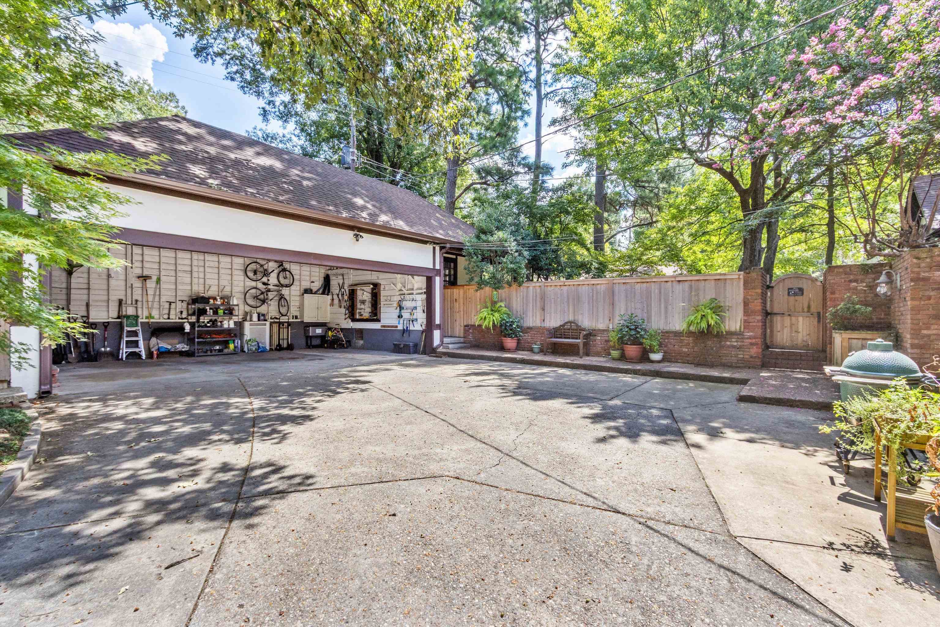 618 Center Dr Property Photo 32