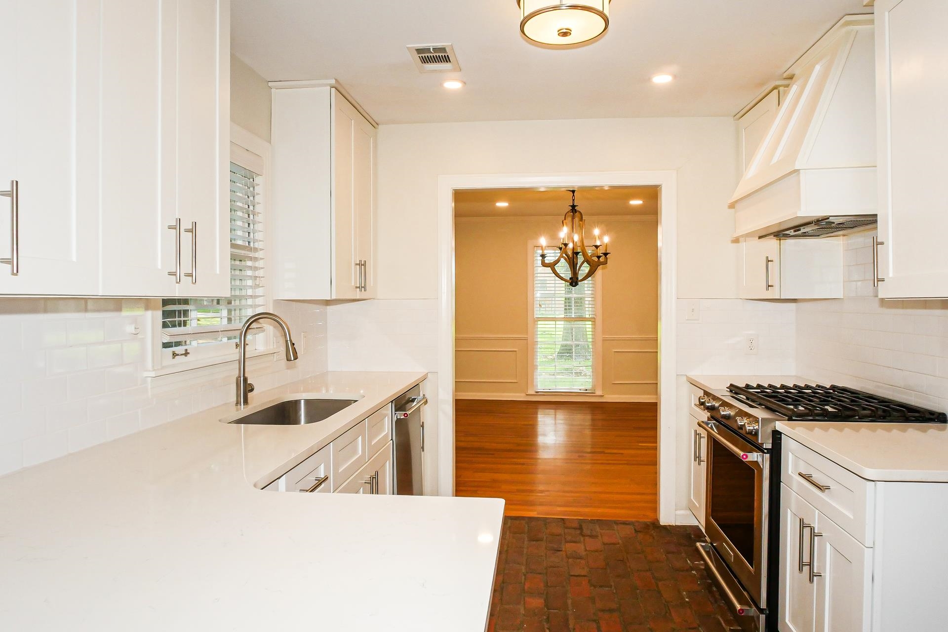 2415 Kirby Rd Property Photo 2