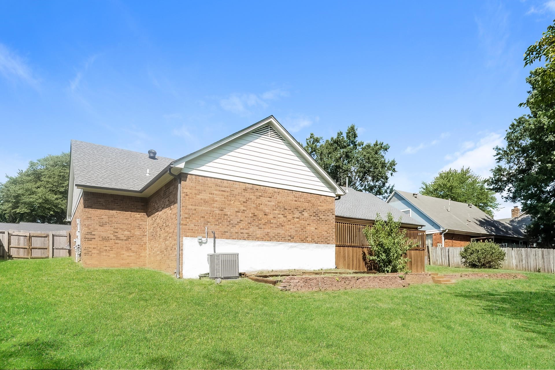 3530 Josee Rd Property Photo 5