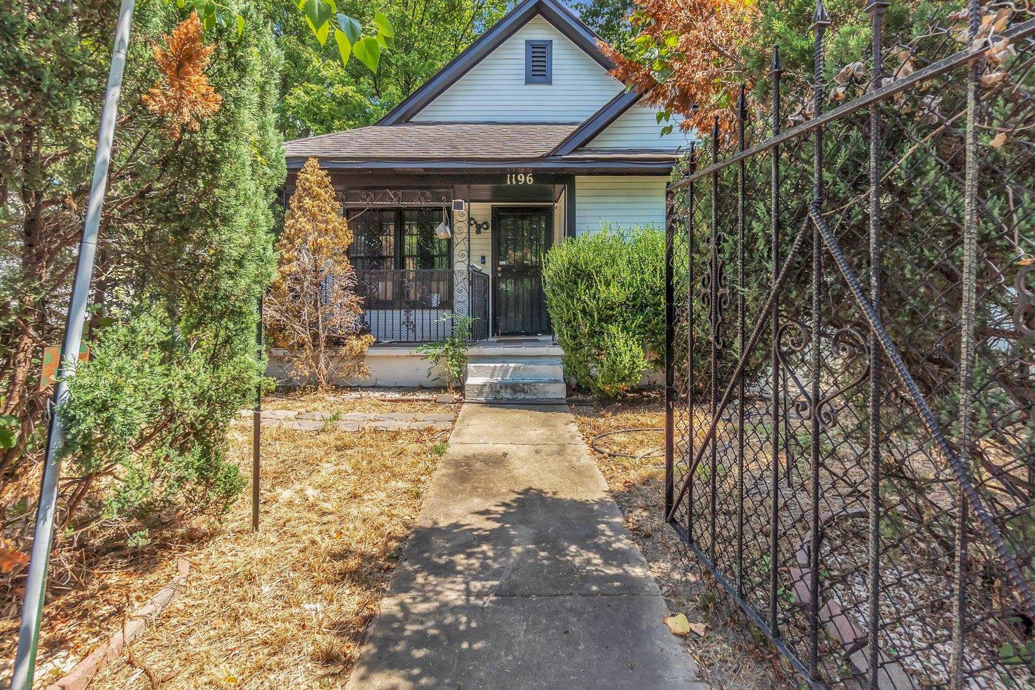 1196 WILLIE MITCHELL BLVD Property Photo 1