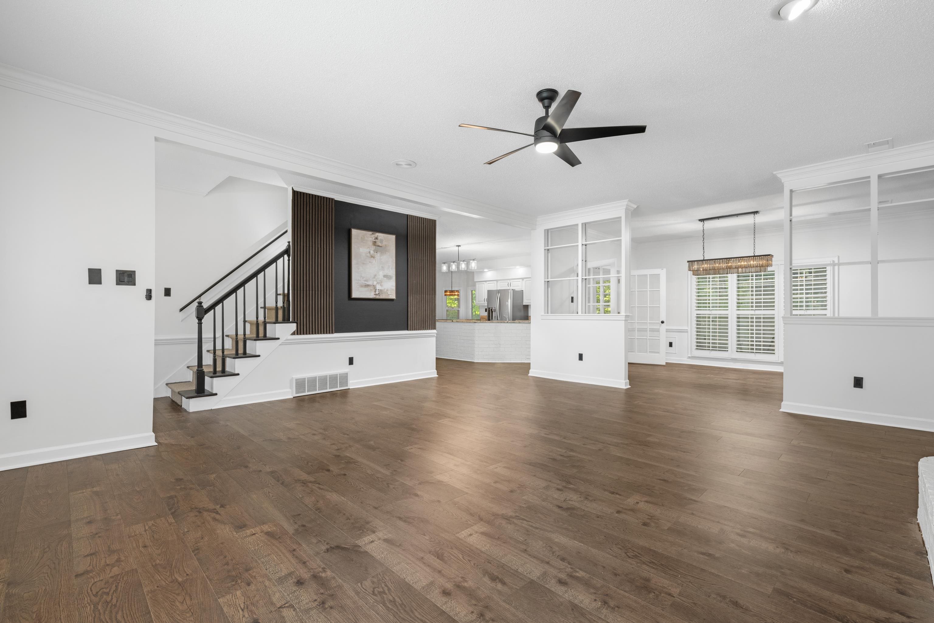 8222 Dogwood Rd Property Photo 2