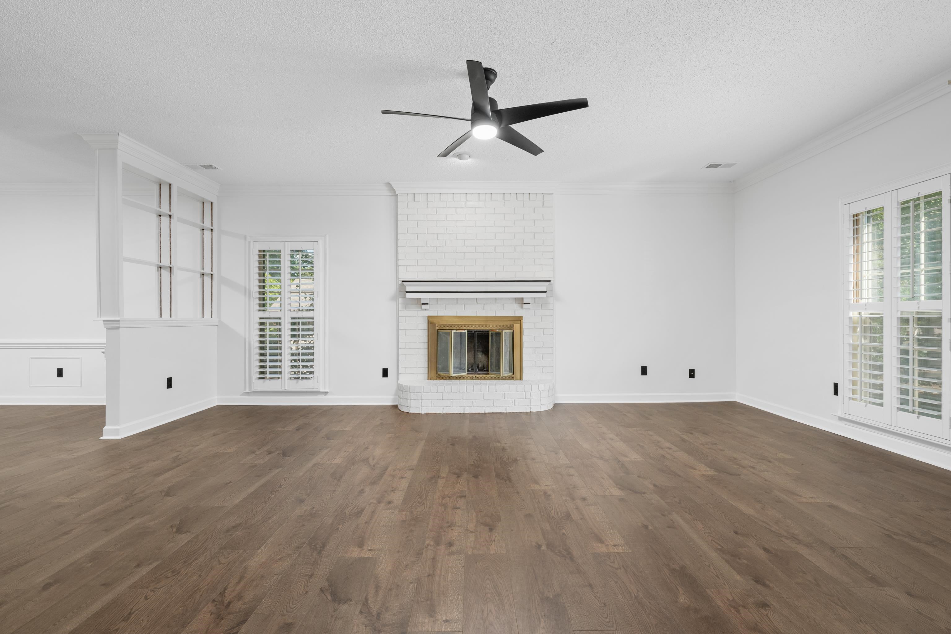8222 Dogwood Rd Property Photo 4