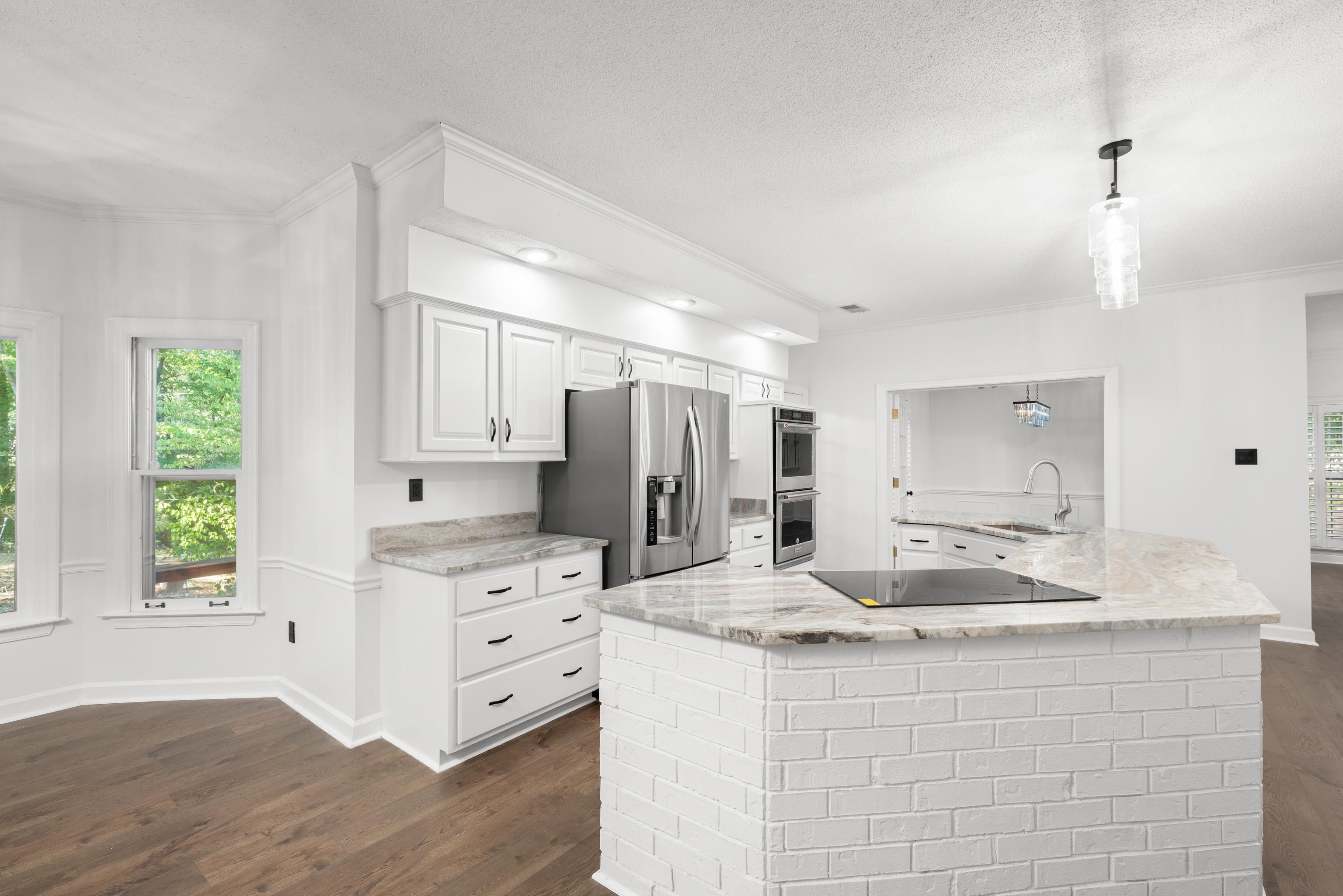 8222 Dogwood Rd Property Photo 8