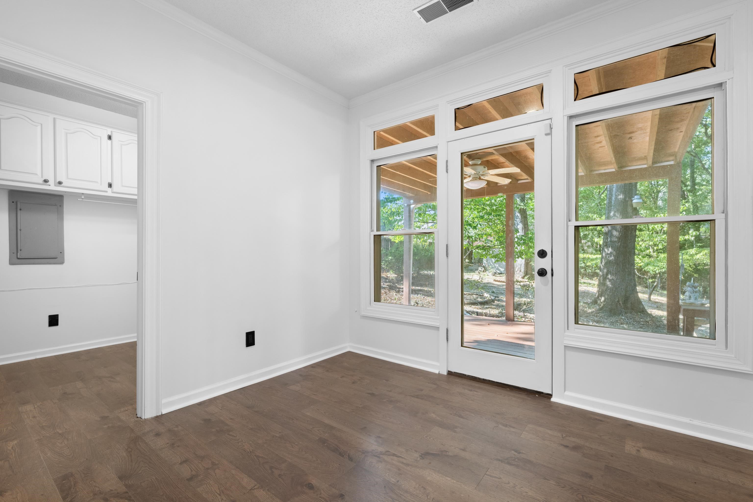8222 Dogwood Rd Property Photo 12