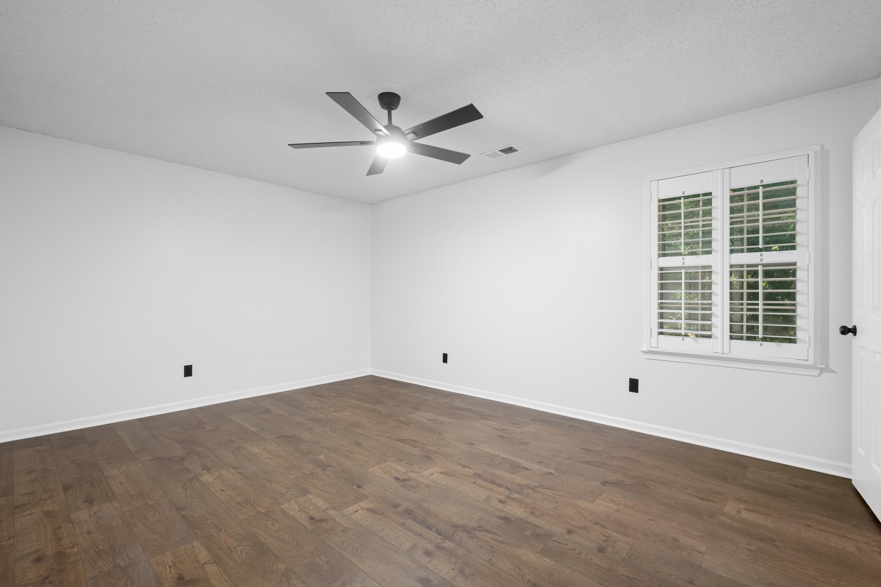 8222 Dogwood Rd Property Photo 31