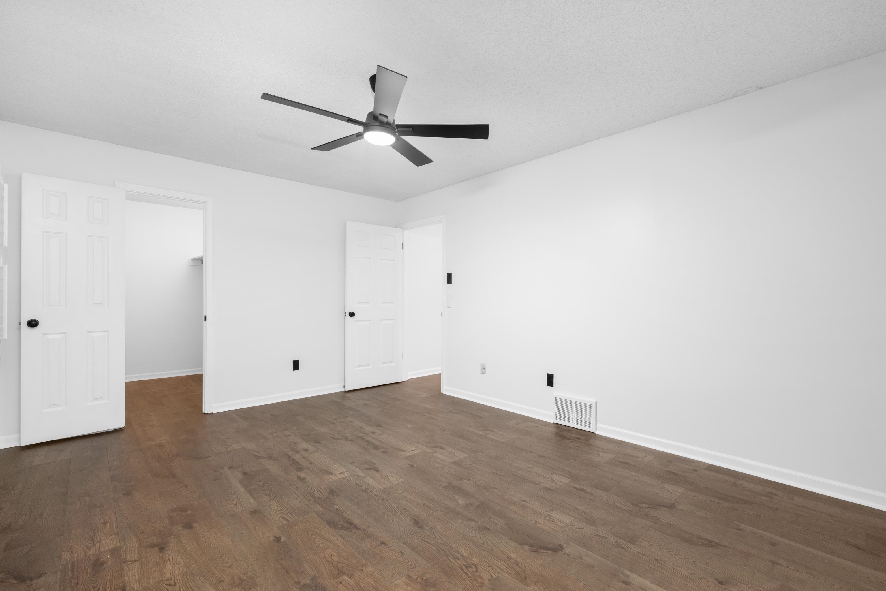 8222 Dogwood Rd Property Photo 32