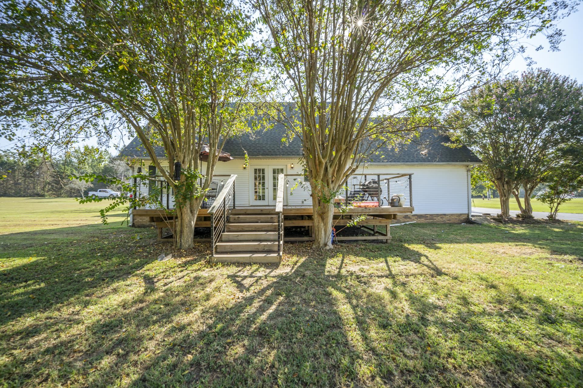 105 Katherine Ln Property Photo 28