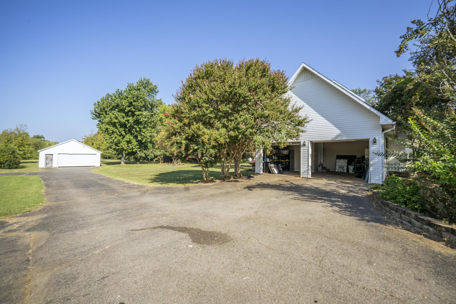 105 Katherine Ln Property Photo 32