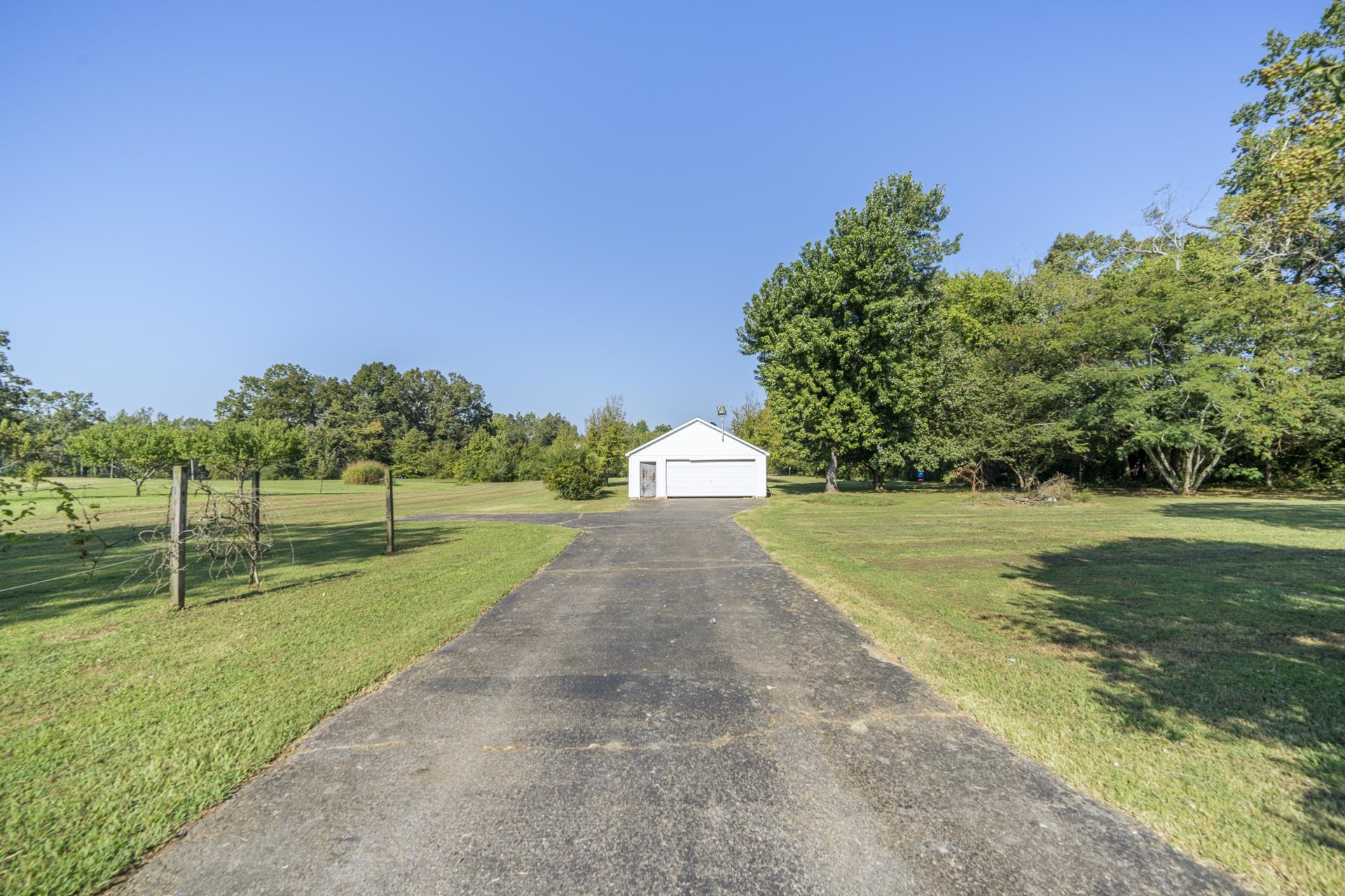 105 Katherine Ln Property Photo 33