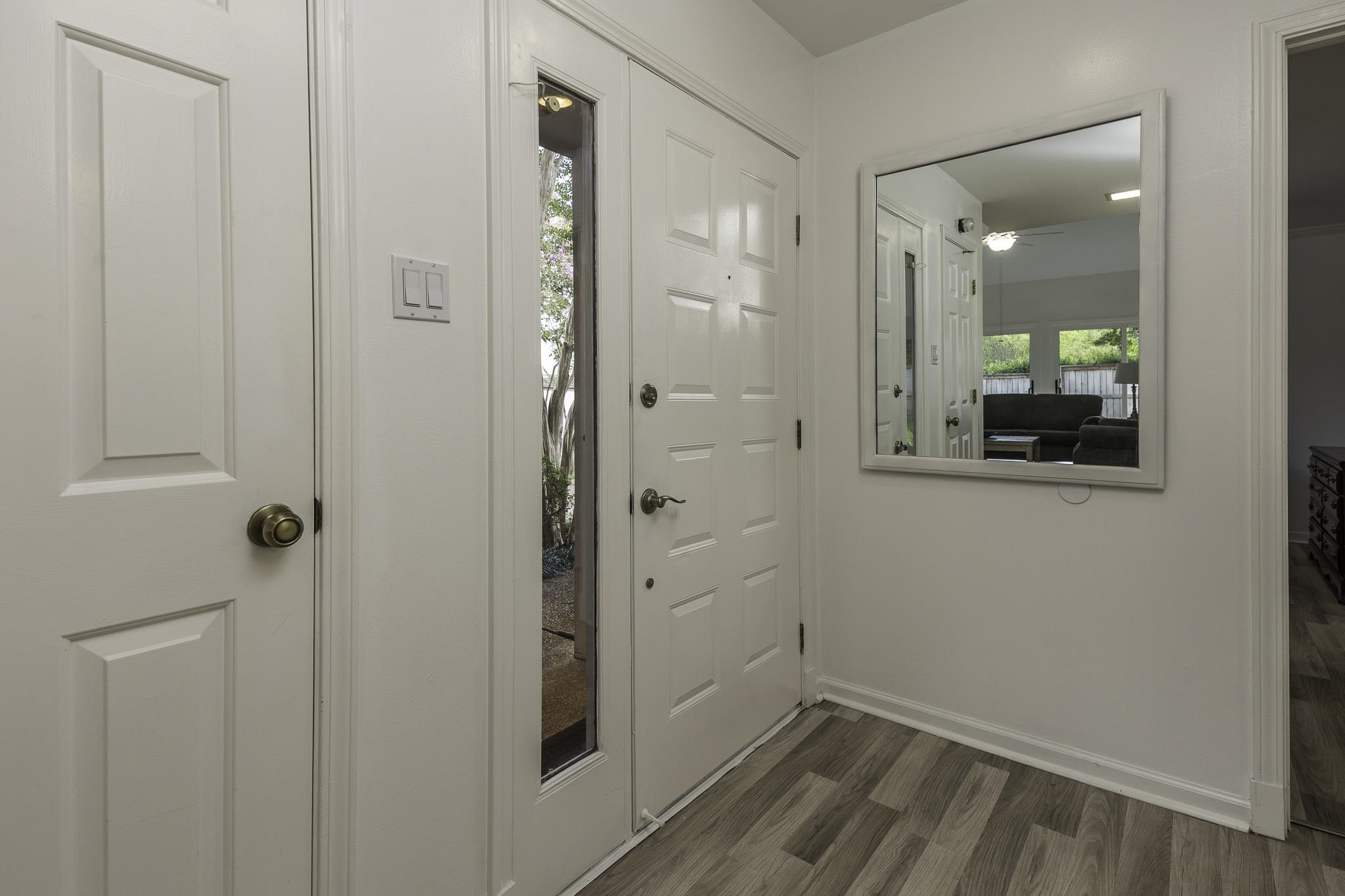 255 Aviva Dr Property Photo 5