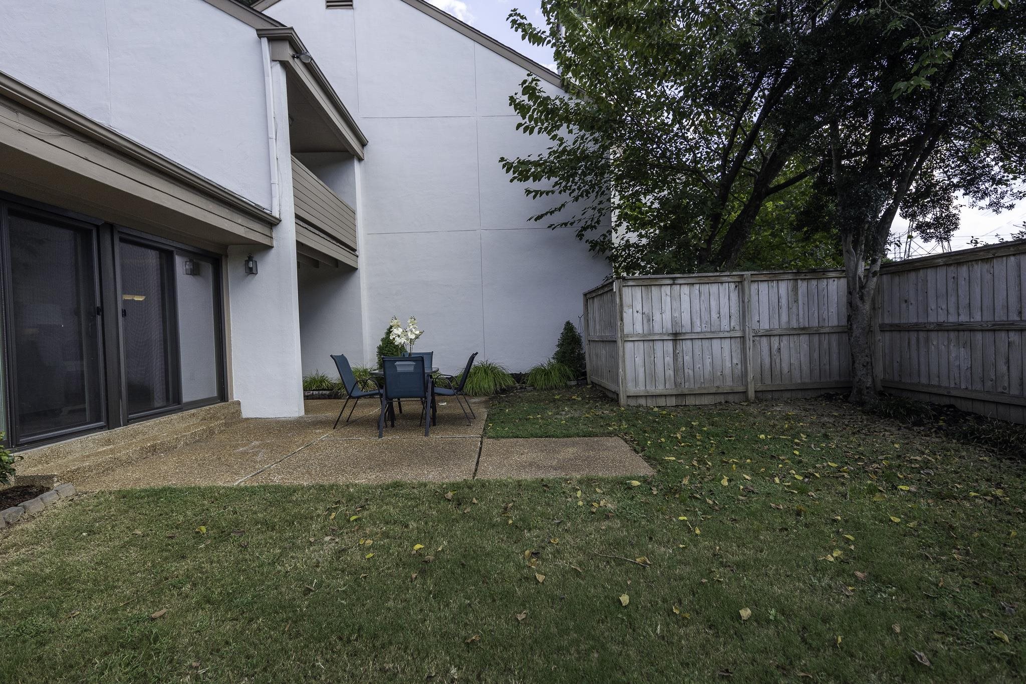 255 Aviva Dr Property Photo 29