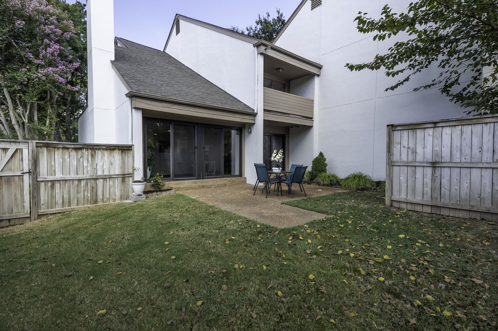 255 Aviva Dr Property Photo 30