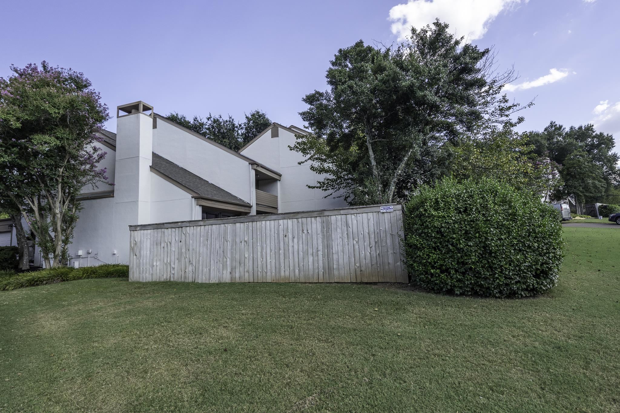 255 Aviva Dr Property Photo 31