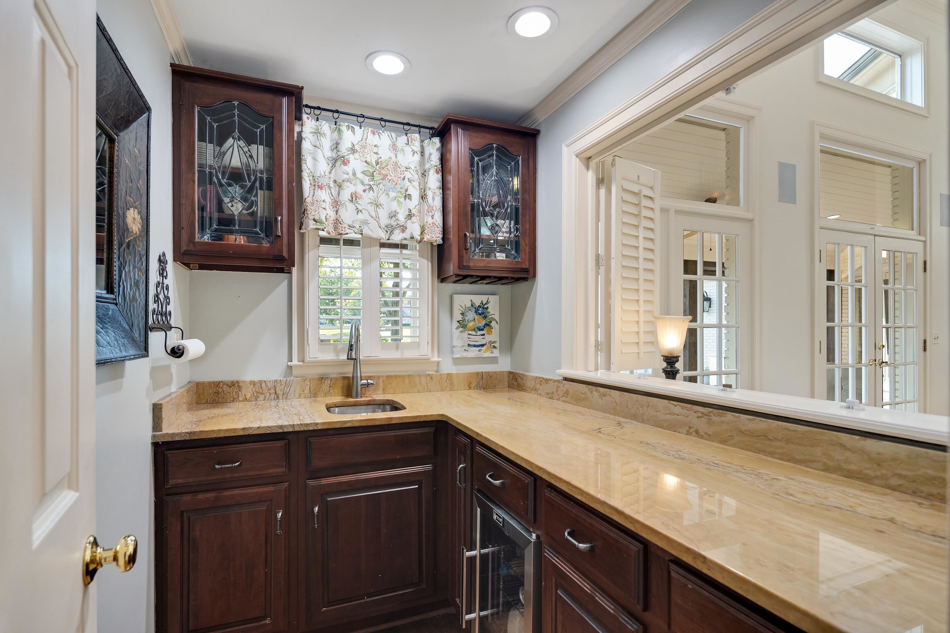 8675 Classic Dr Property Photo 7