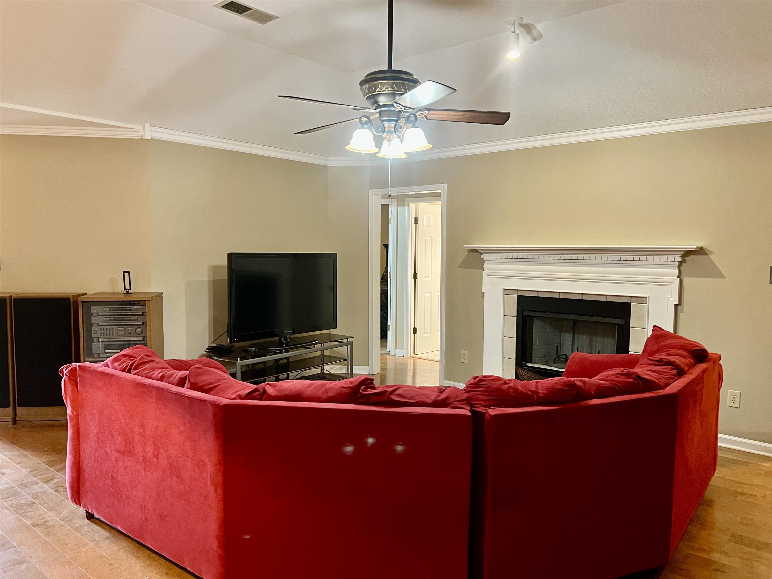 7306 English Cv Property Photo 4