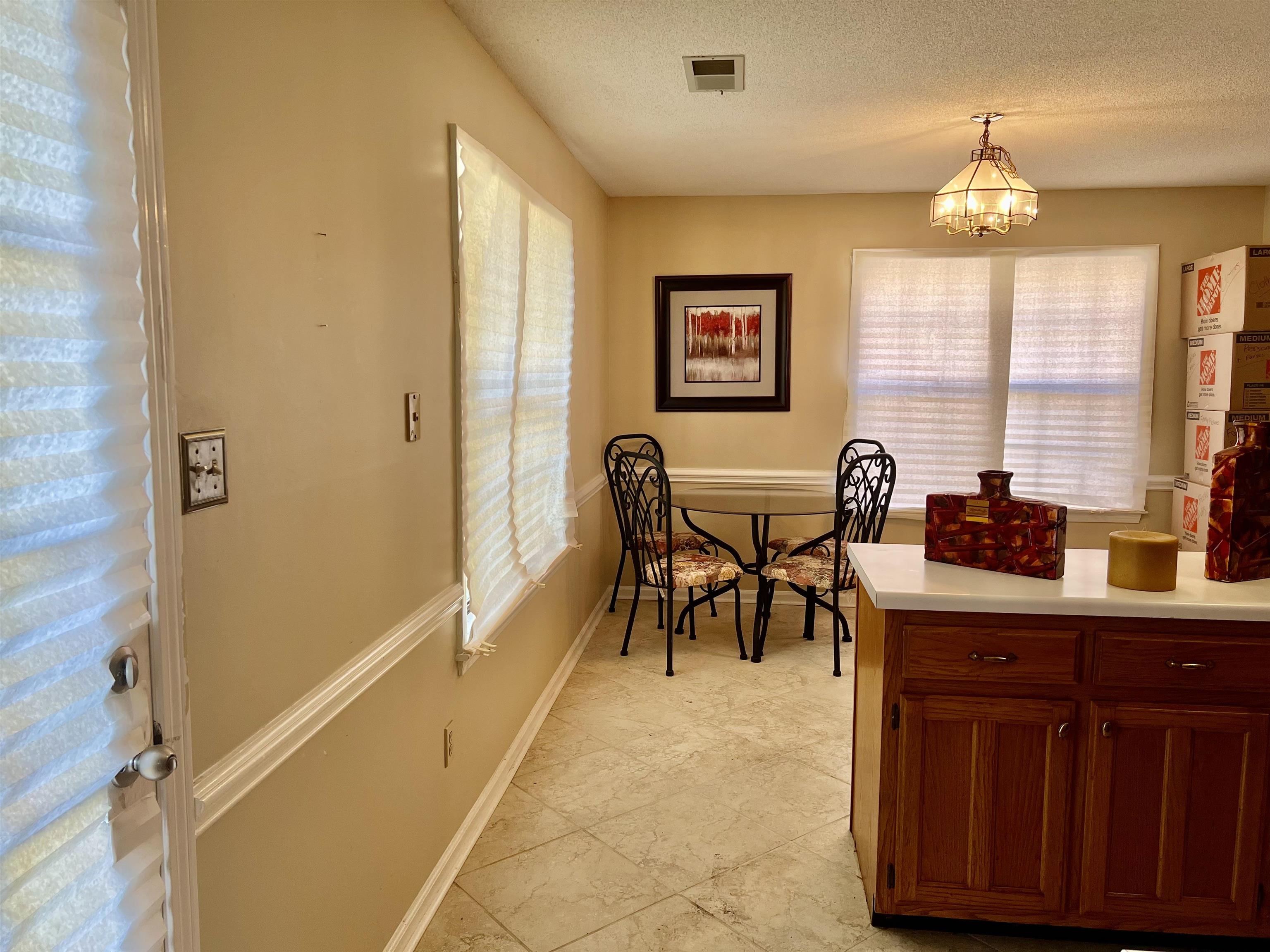 7306 English Cv Property Photo 7