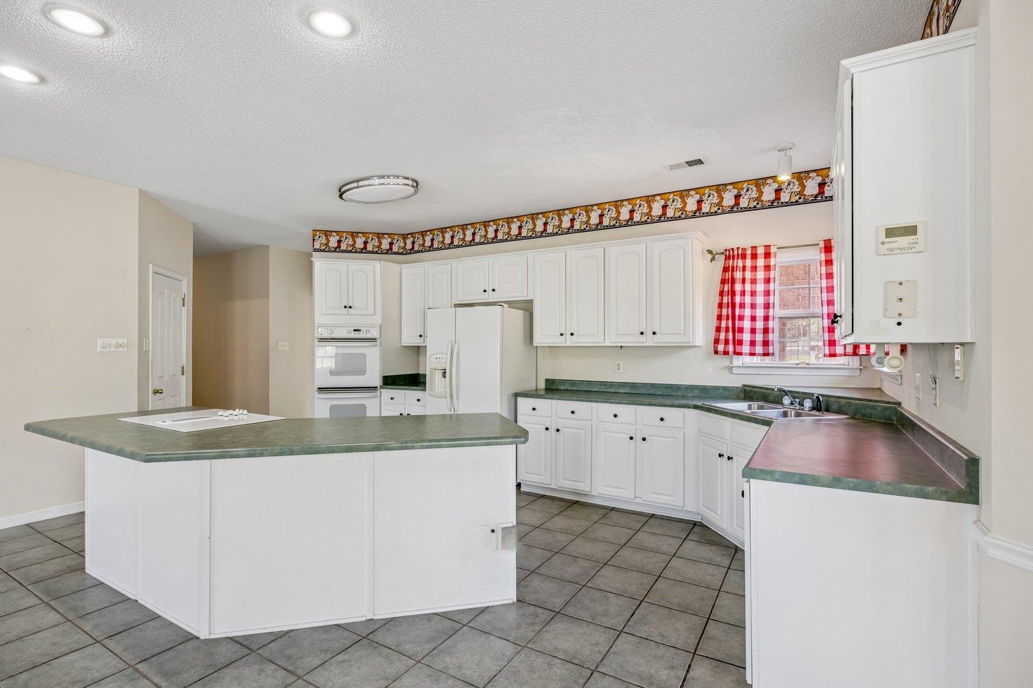 8561 Bay Orchard Ln Property Photo 12