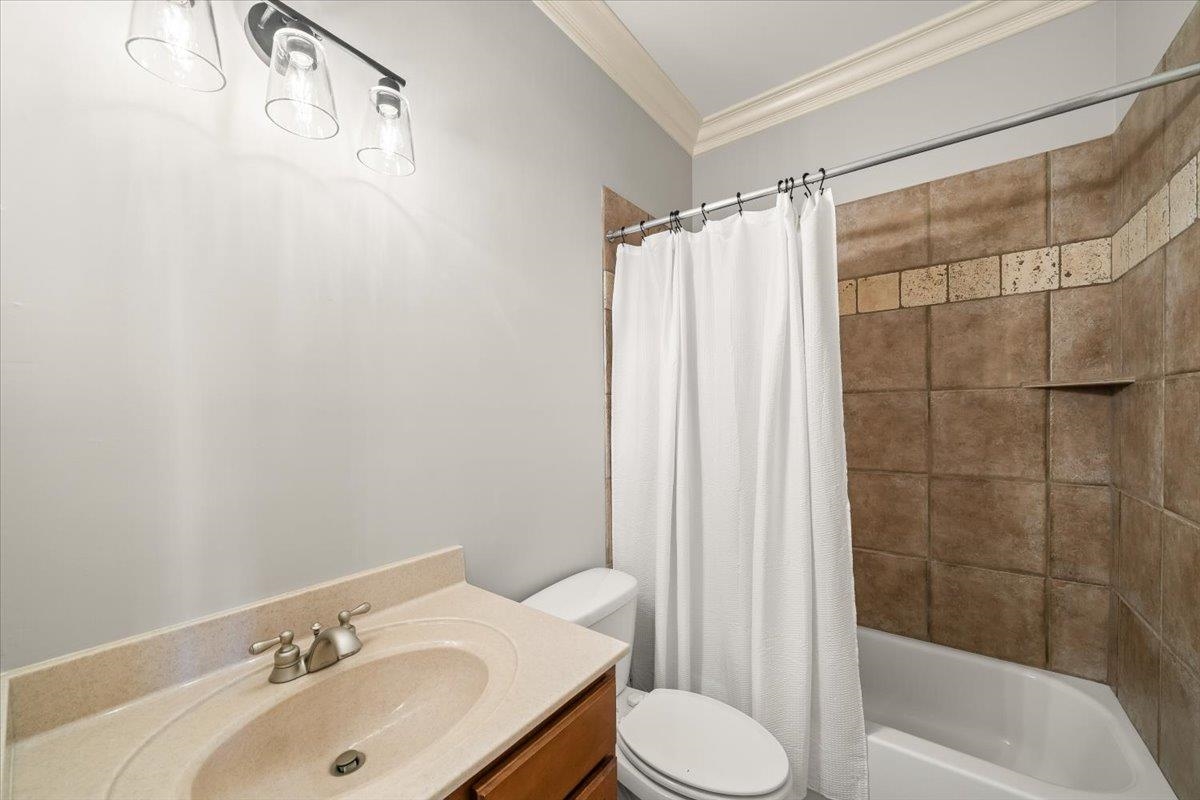 11979 Henning Oaks Ln Property Photo 23