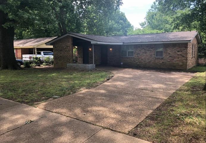 2275 CASSIE AVE Property Photo 1