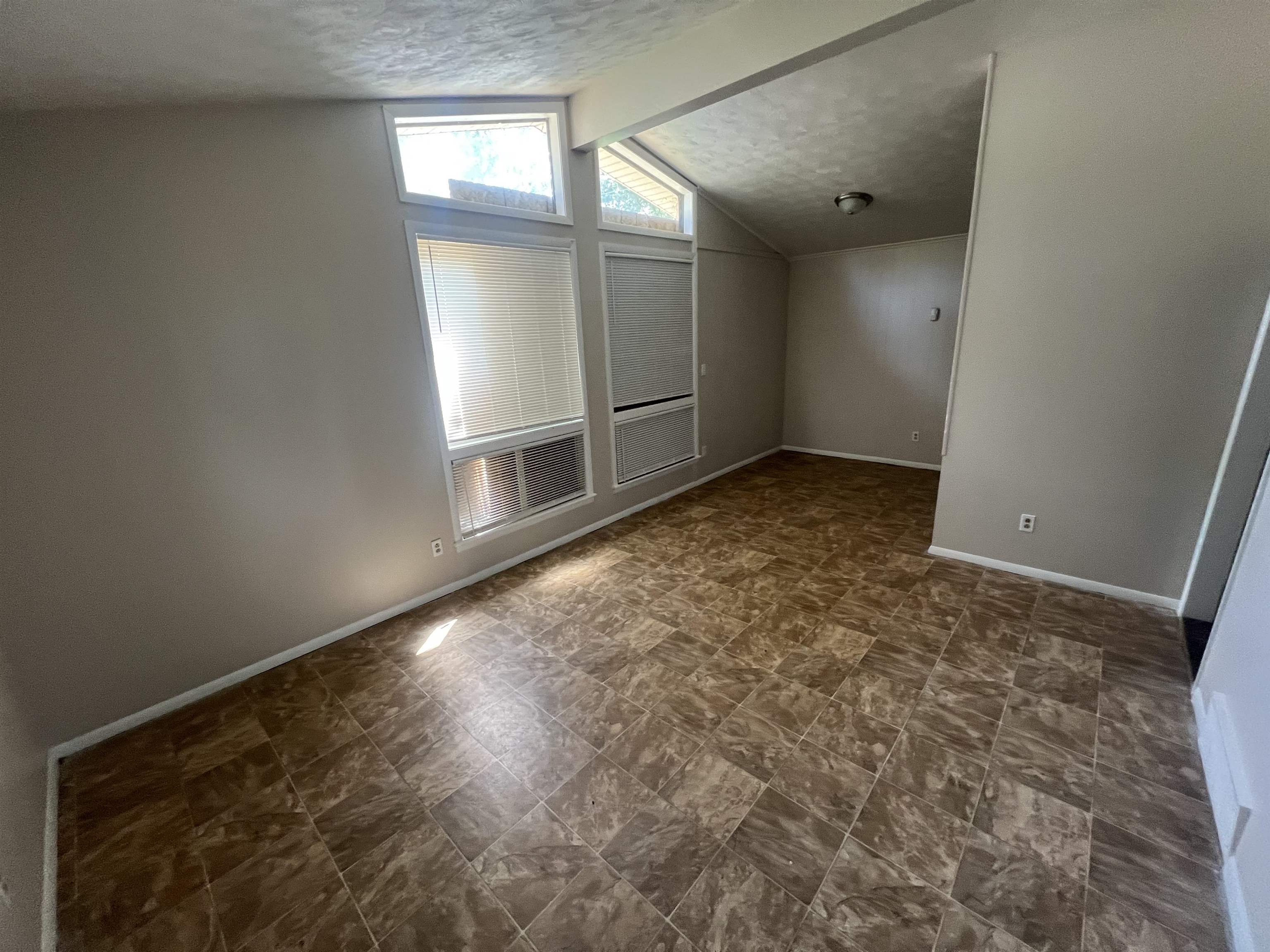 2275 Cassie Ave Property Photo 5