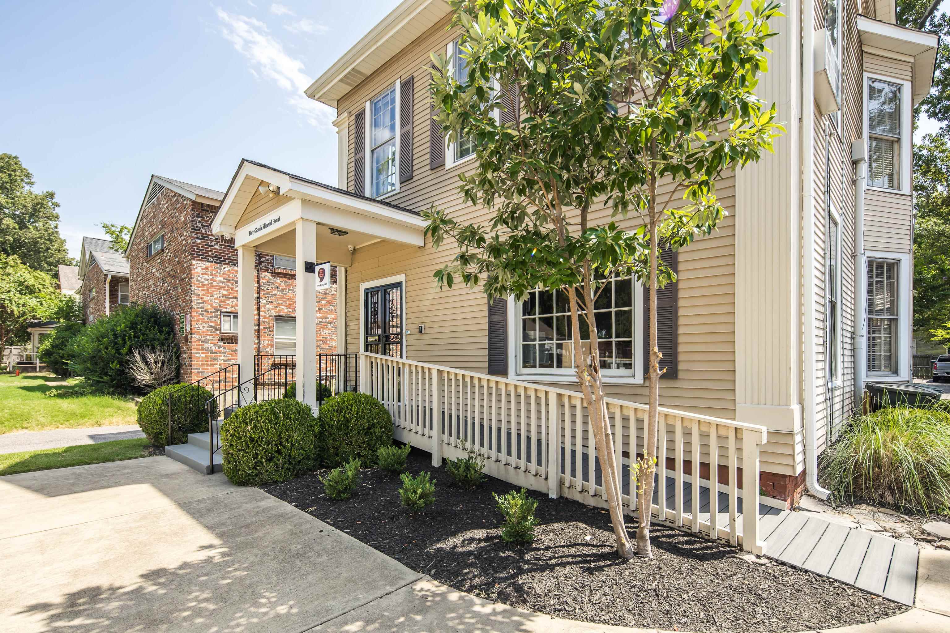 40 S Idlewild St Property Photo 2