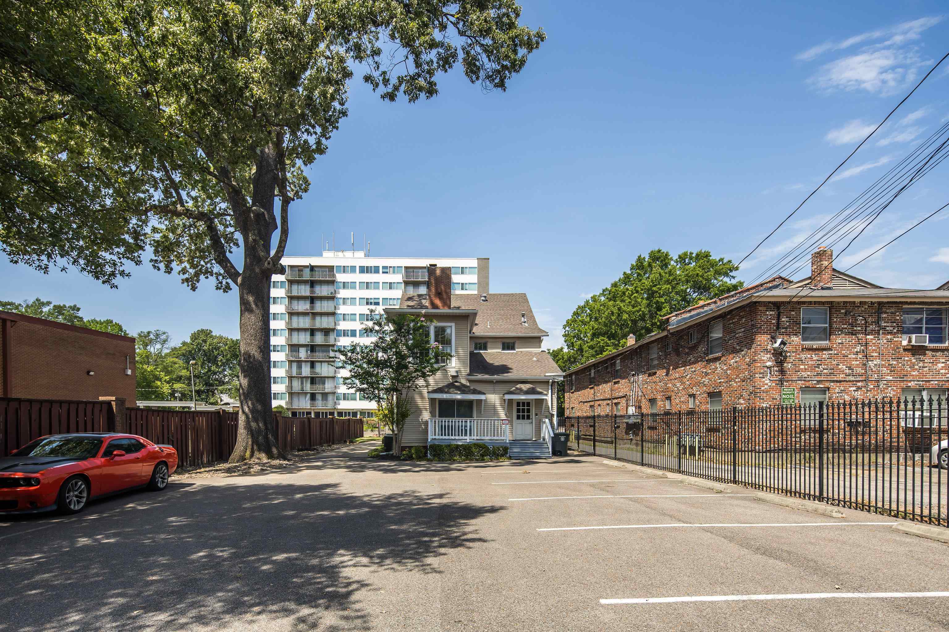 40 S Idlewild St Property Photo 4