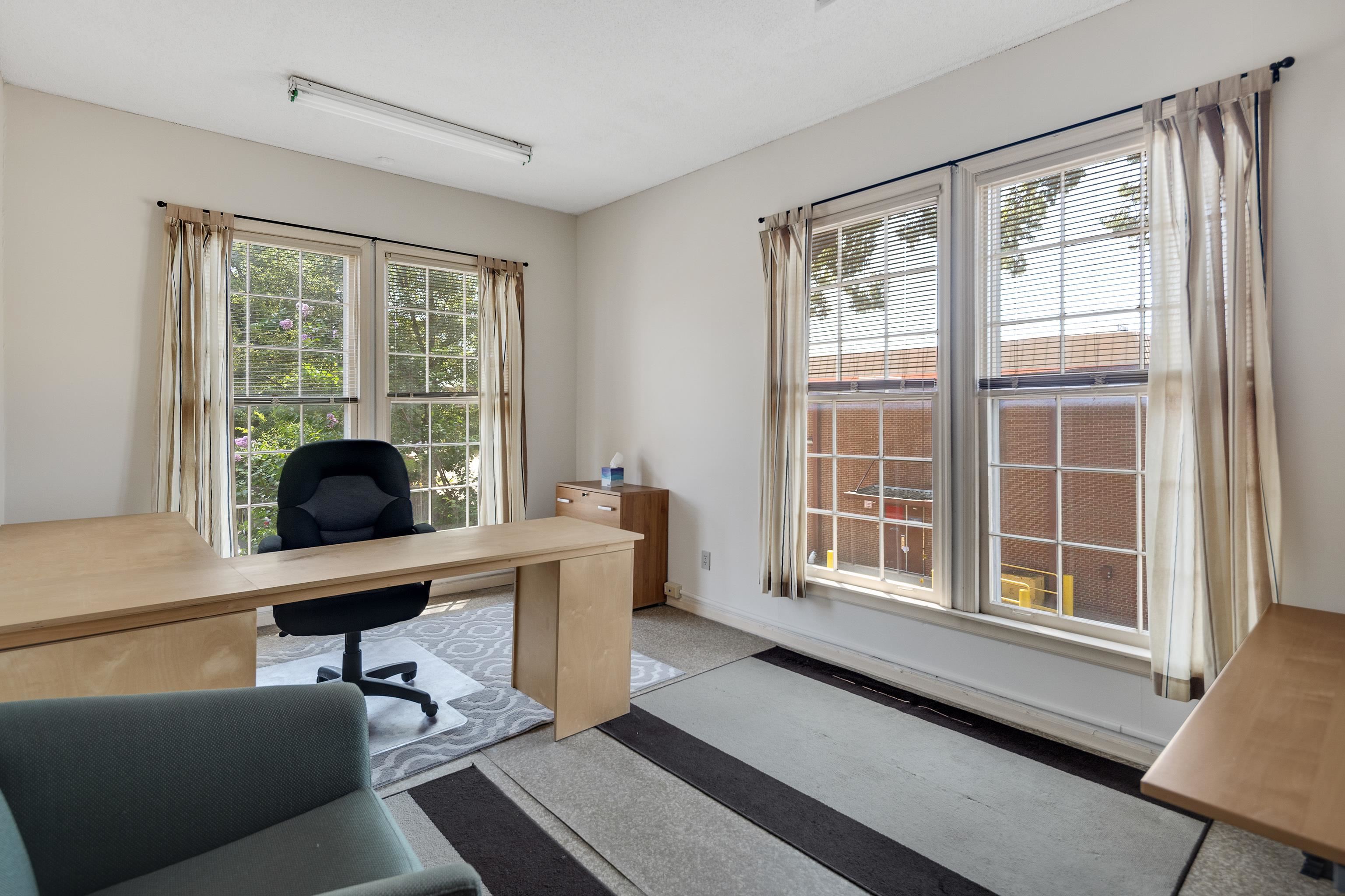 40 S Idlewild St Property Photo 10