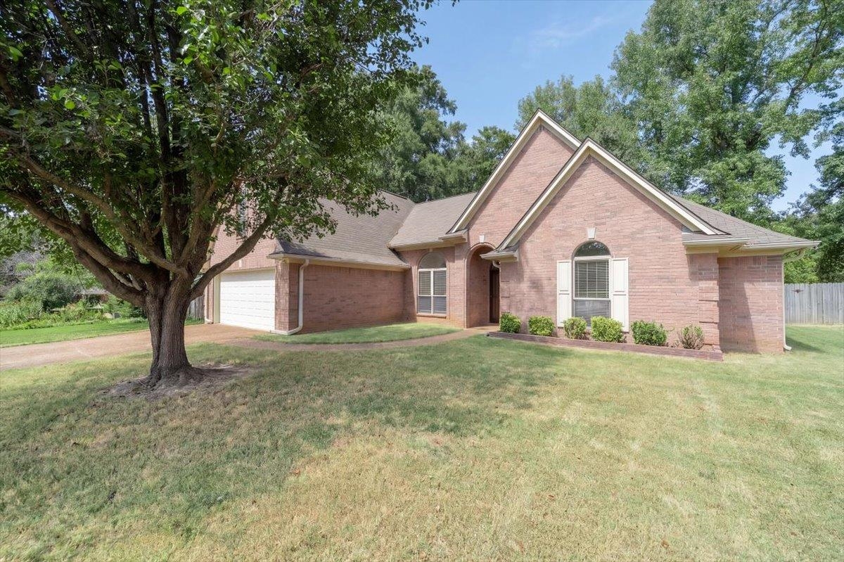 8054 Breezy Meadows Ln Property Photo 2
