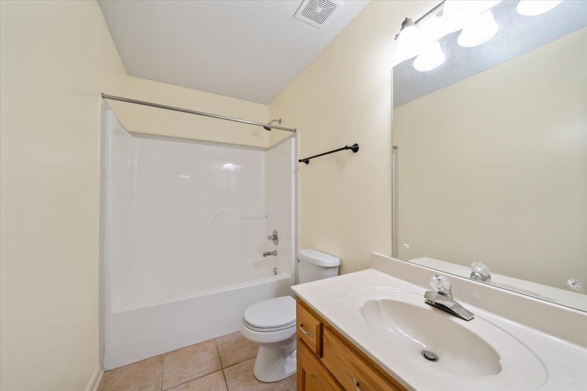 8054 Breezy Meadows Ln Property Photo 26
