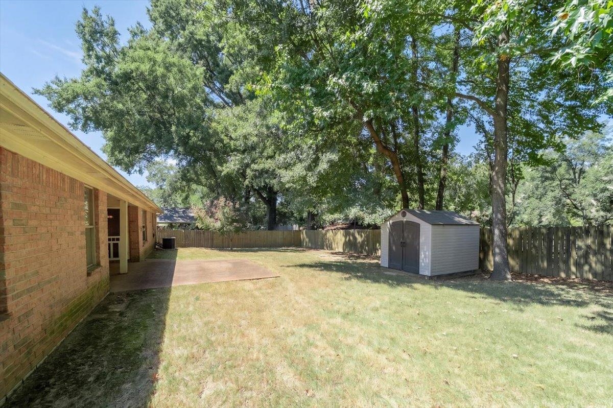 8054 Breezy Meadows Ln Property Photo 29