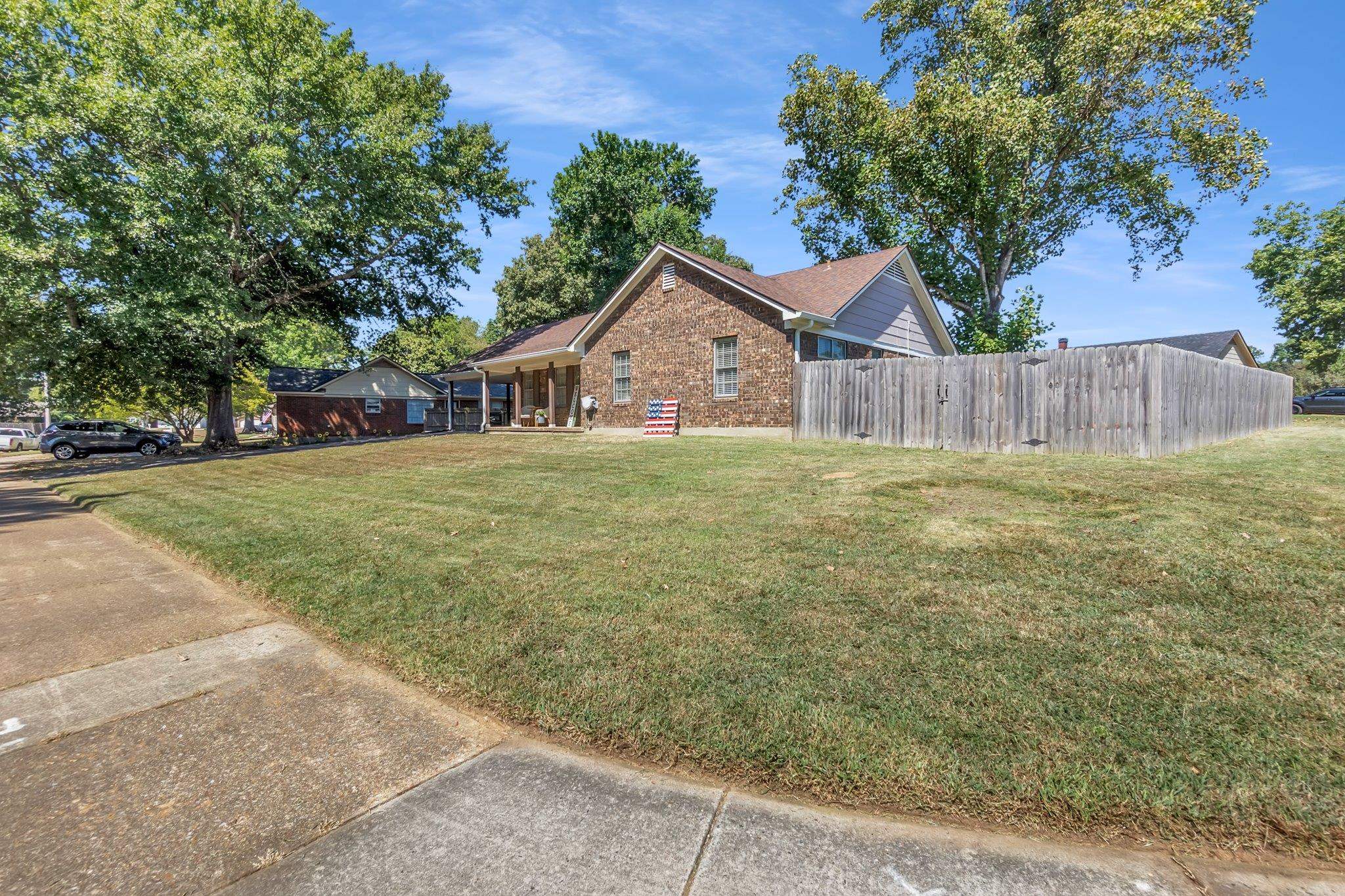 6986 E Heatherhill Dr E Property Photo 3