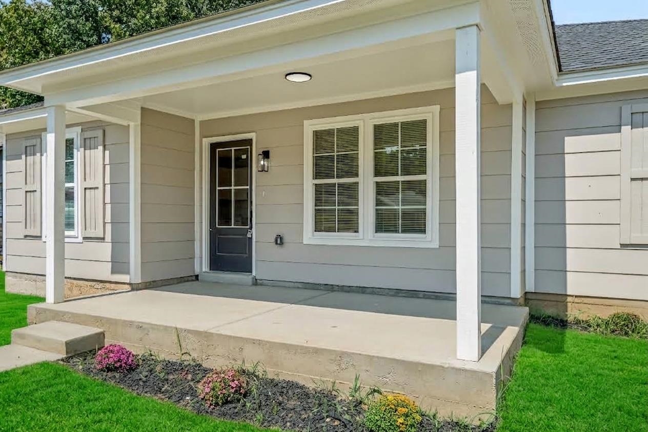 2962 Grenadier Cv Property Photo 3