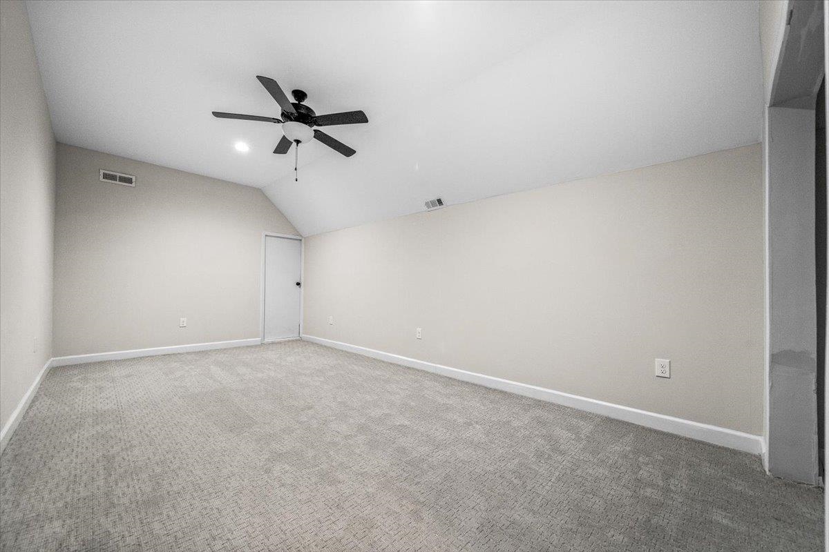 1748 N Chadwick Farms Loop Property Photo 23