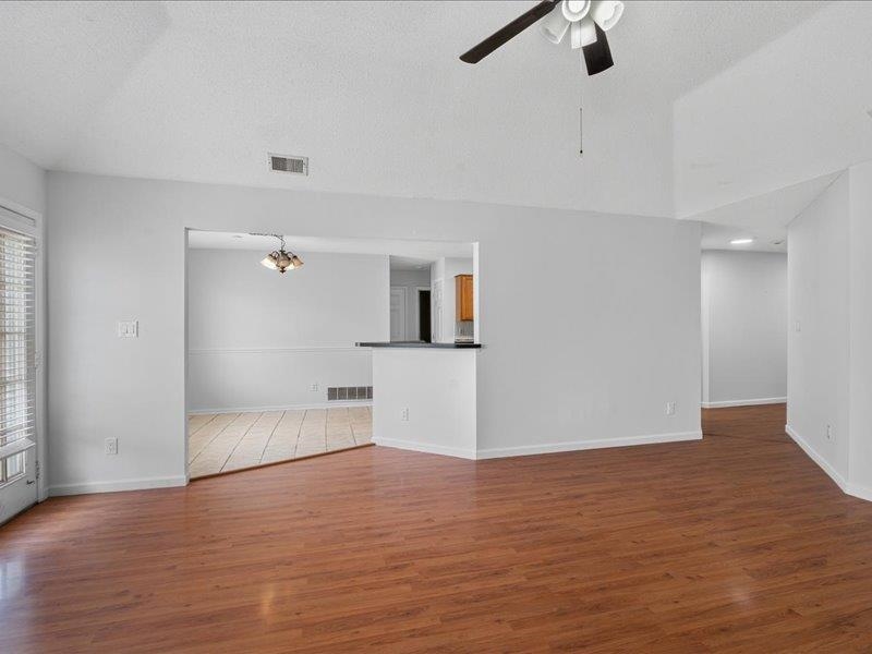 1028 Zenith Rd Property Photo 8