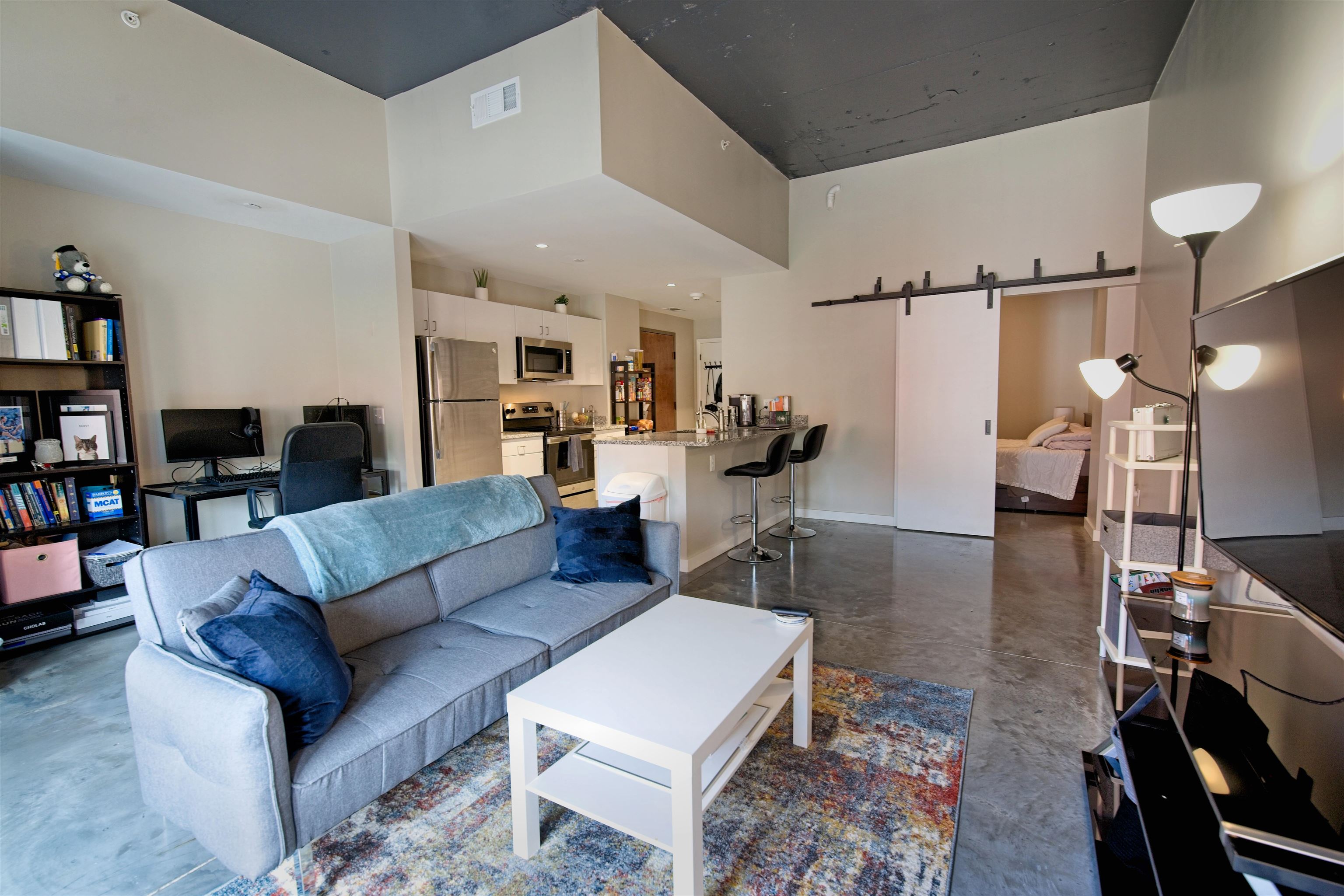 3637 Park Ave Studio Property Photo 4