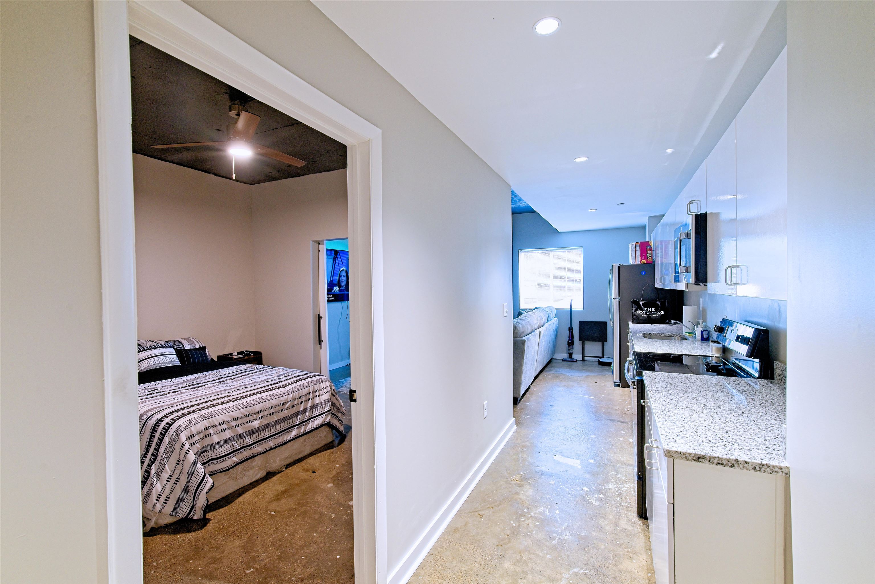 3637 Park Ave Studio Property Photo 10