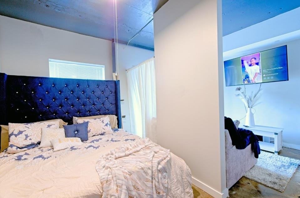 3637 Park Ave Studio Property Photo 11