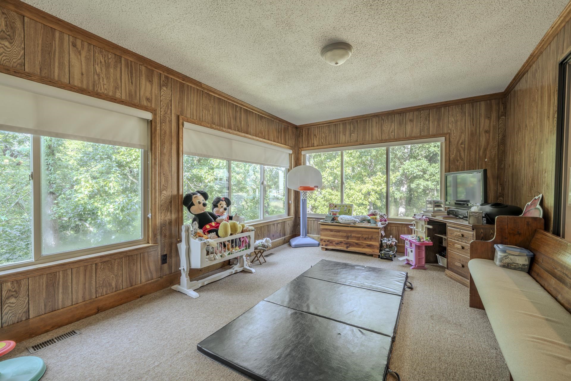 305 Salt Ln Property Photo 20
