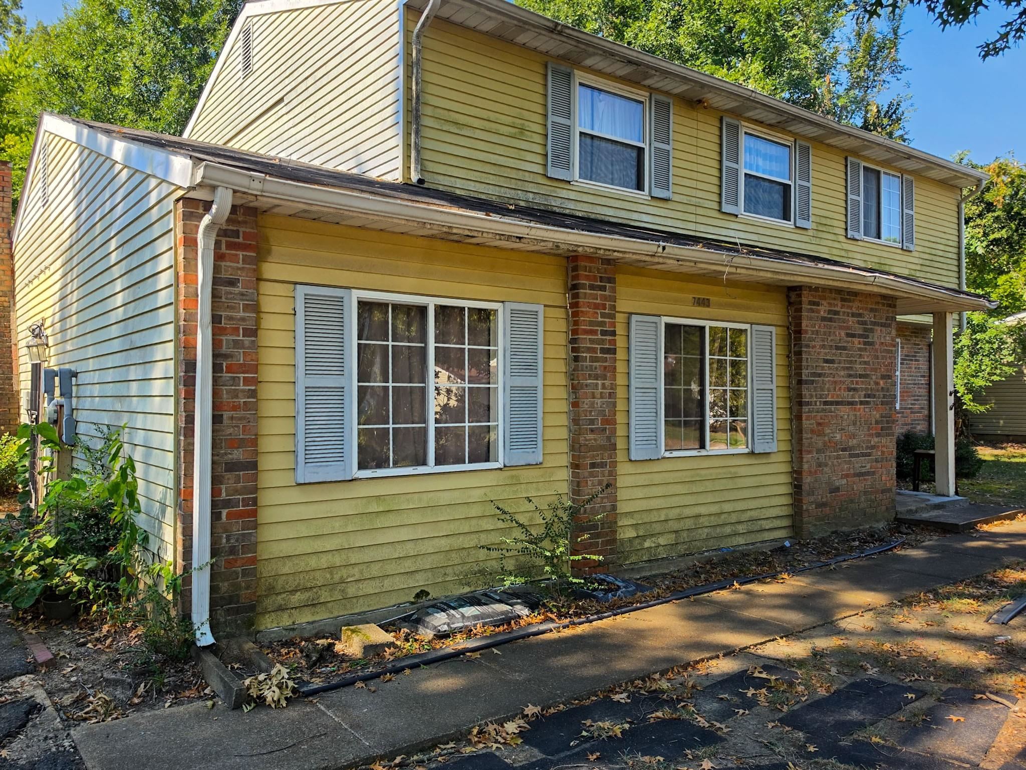 7443 Doncaster Ln Property Photo 2