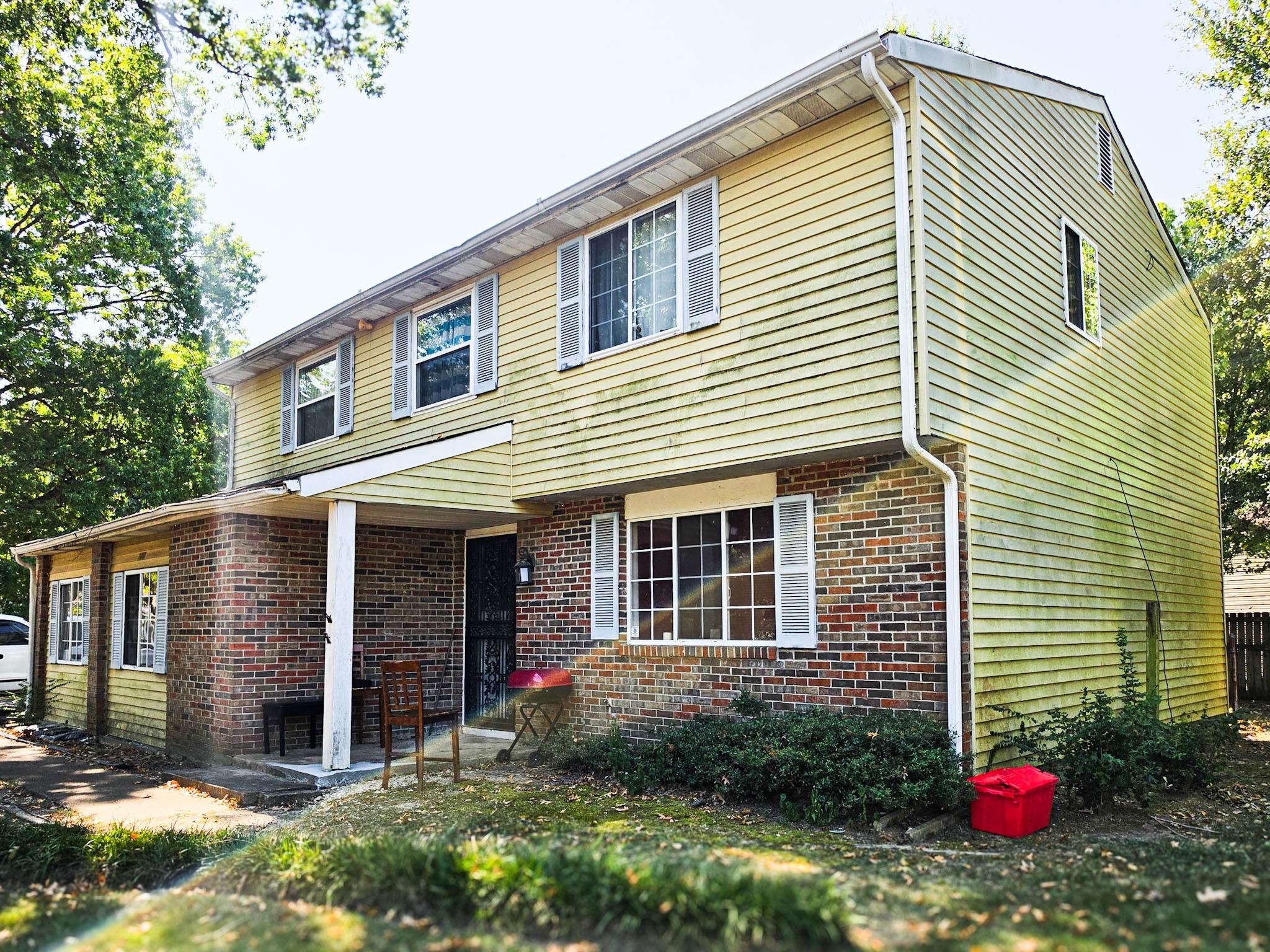 7443 Doncaster Ln Property Photo 3