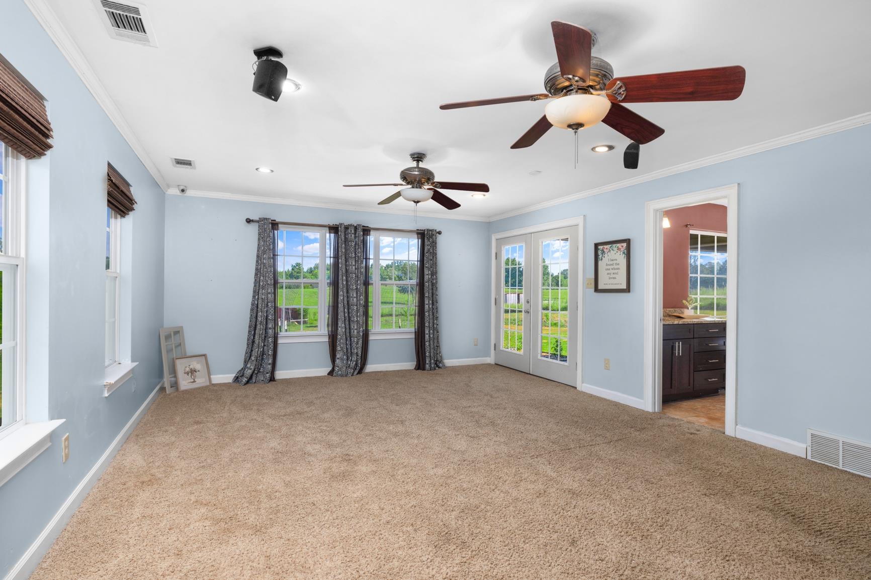 420 Sanford Rd Property Photo 11