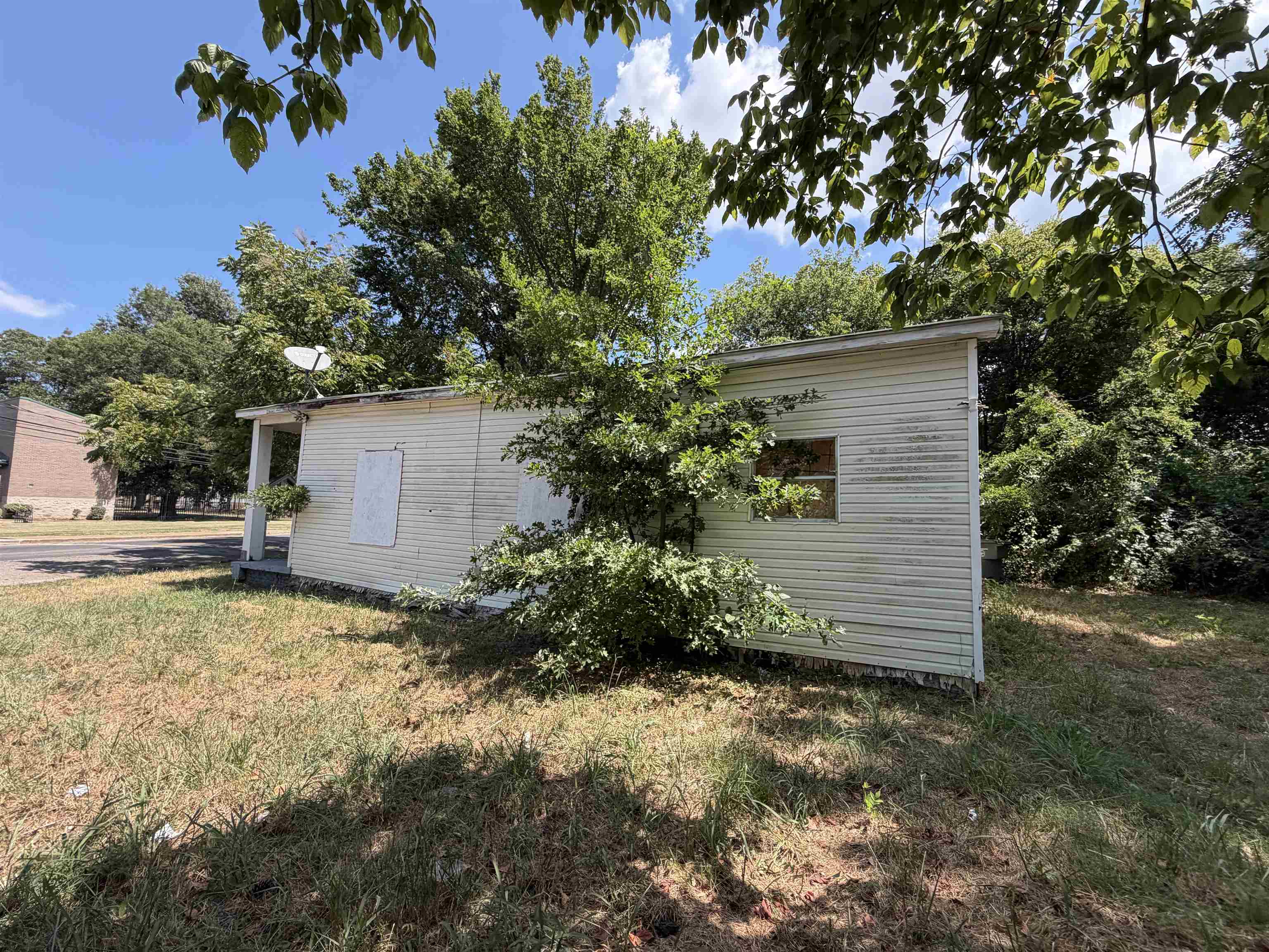 2481 Peres Ave Property Photo 9