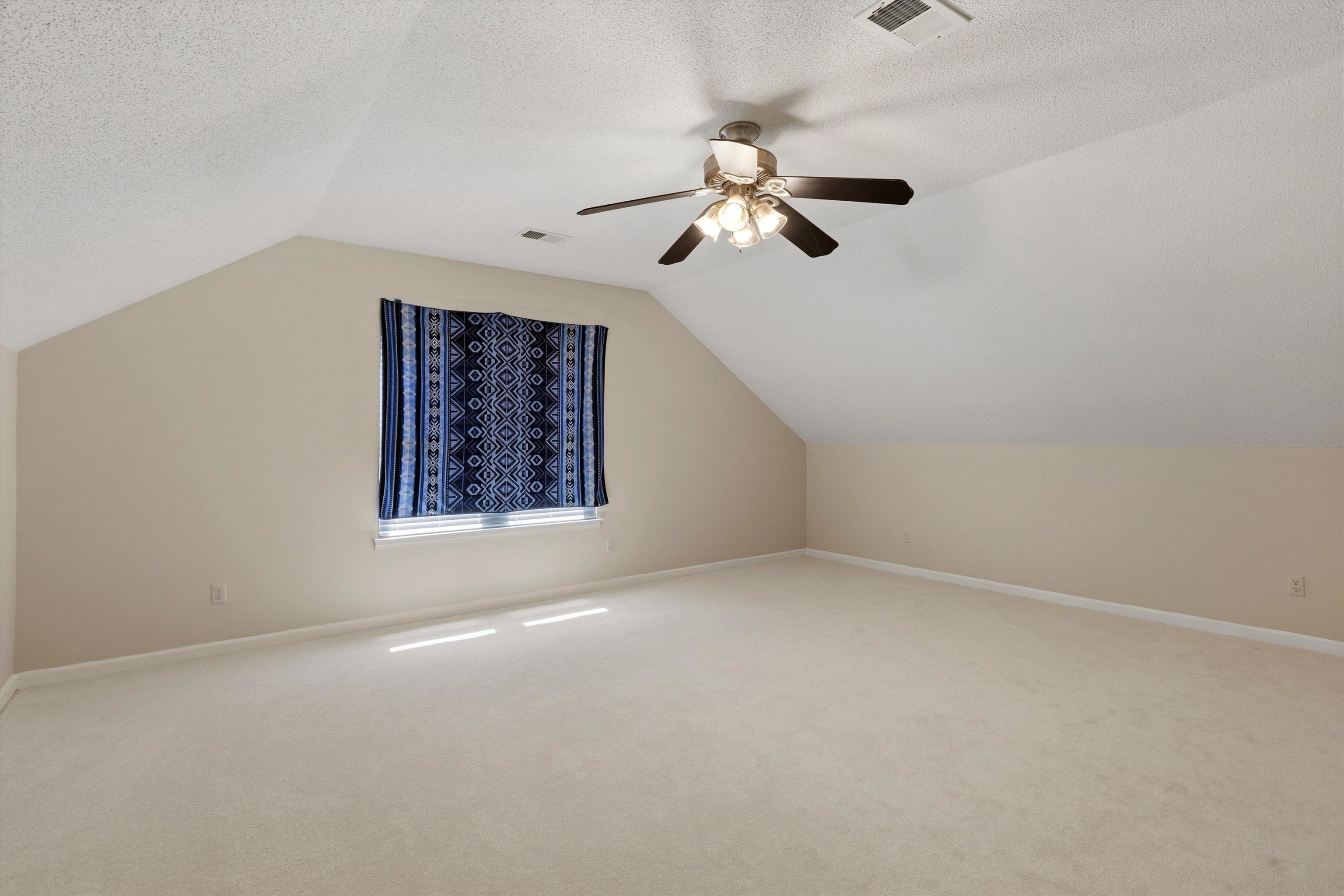 6772 Stonetrace Dr Property Photo 22