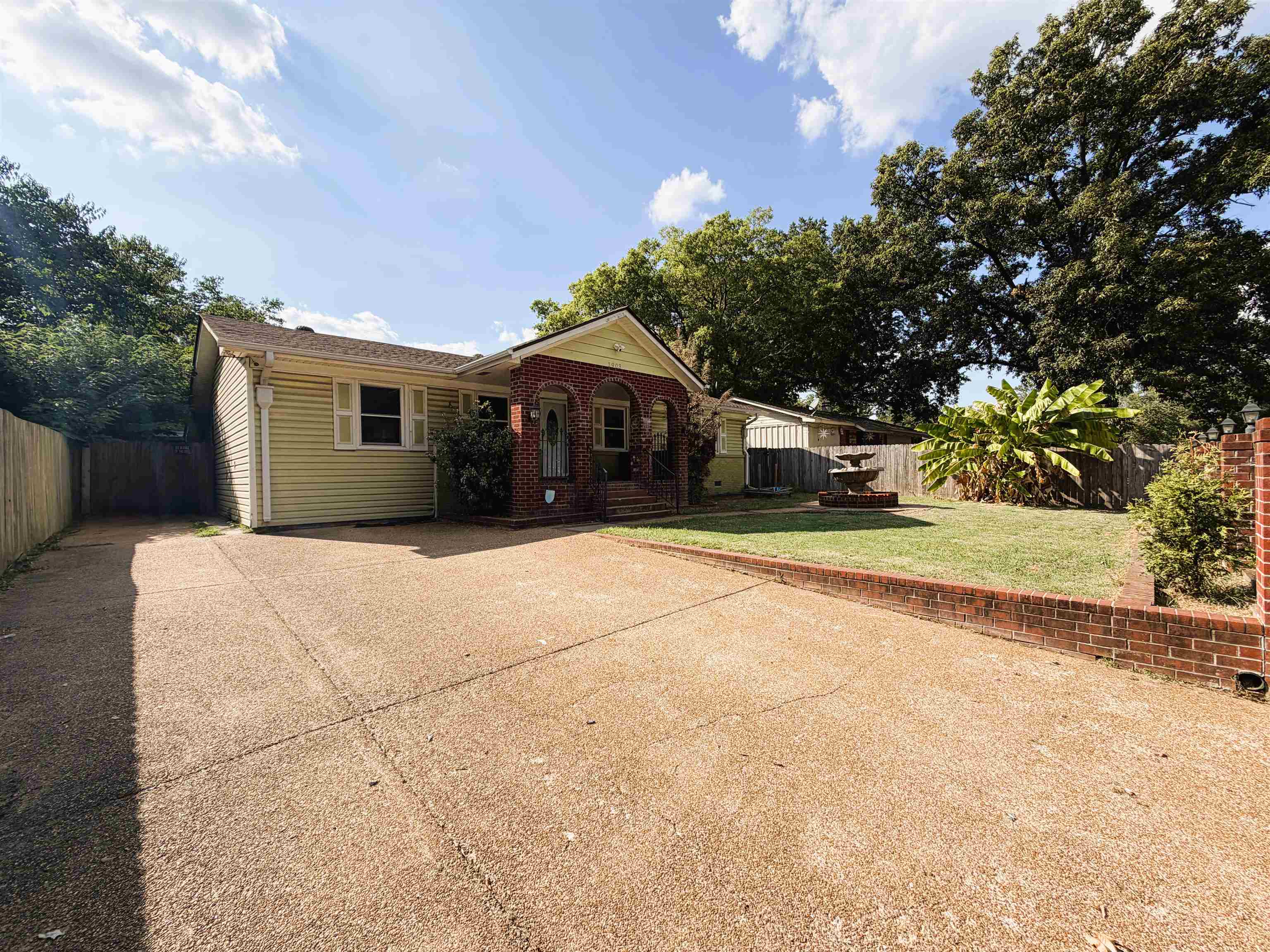 1903 Capri Rd Property Photo 1