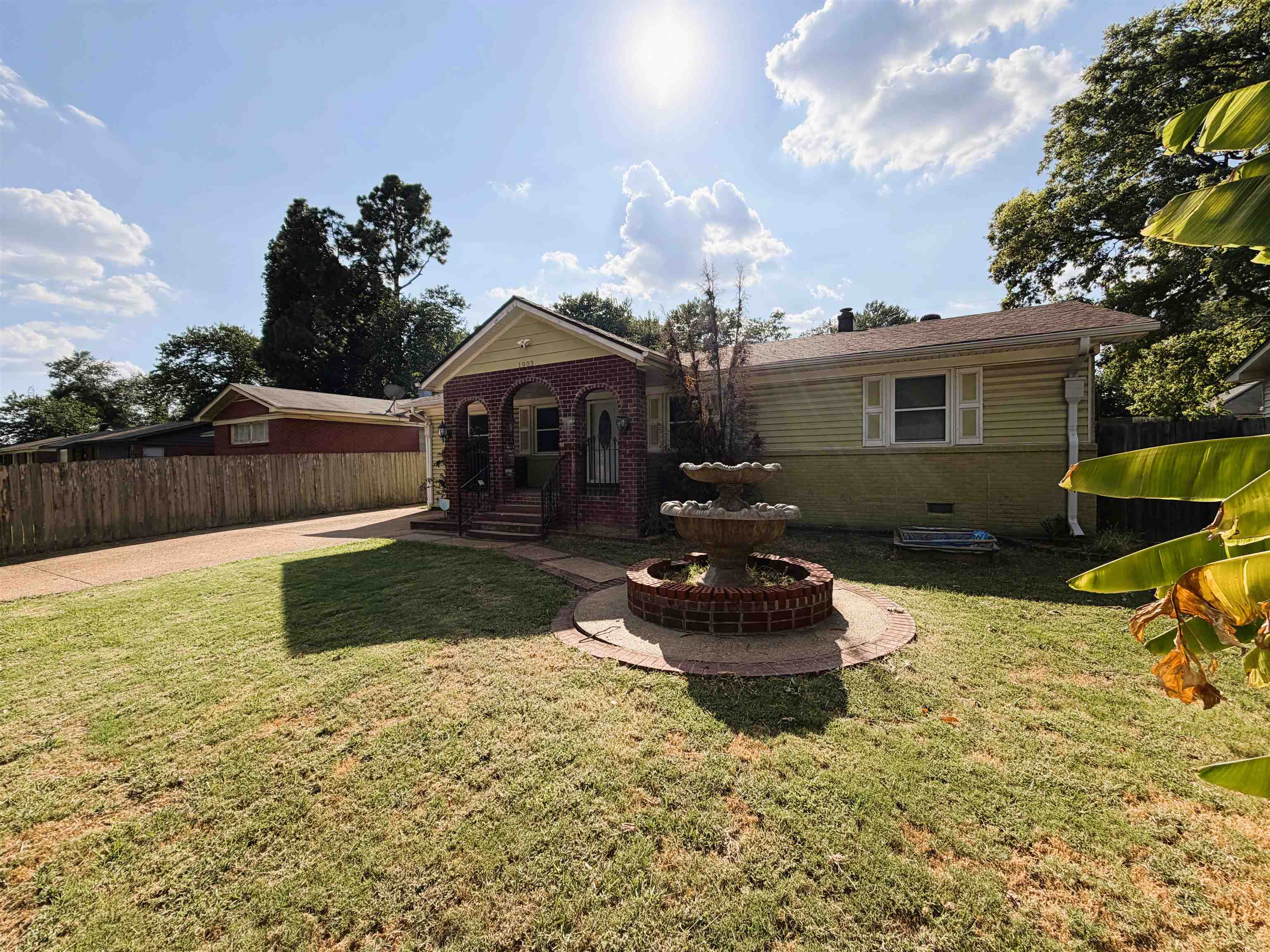 1903 Capri Rd Property Photo 4