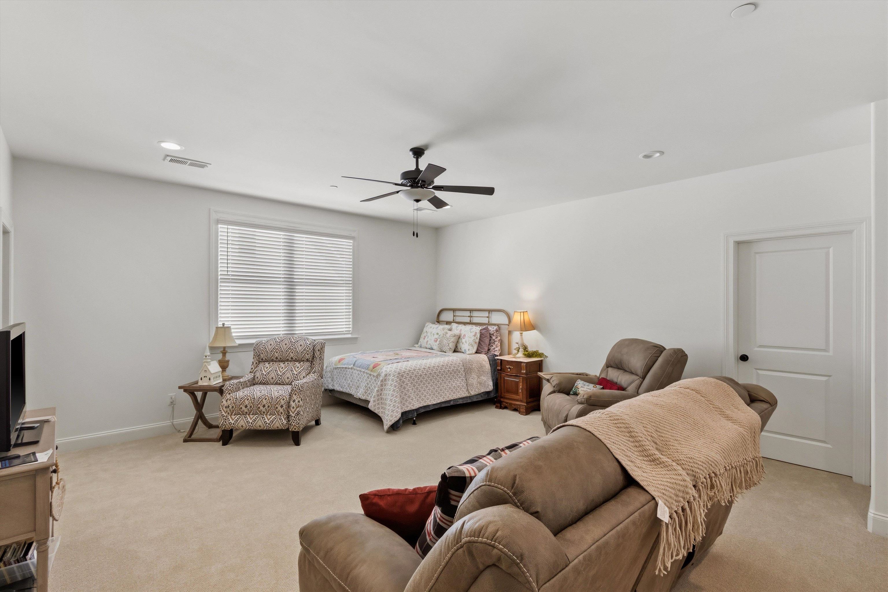 2135 N Greenbrier Lakes Blvd Property Photo 20