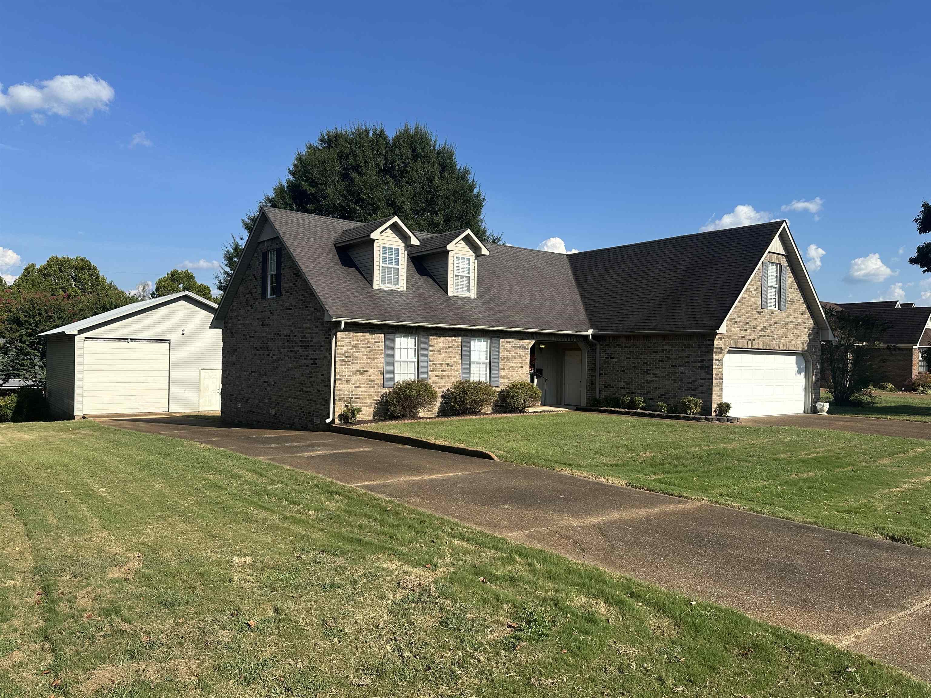 94 New Renfroe St Property Photo 2