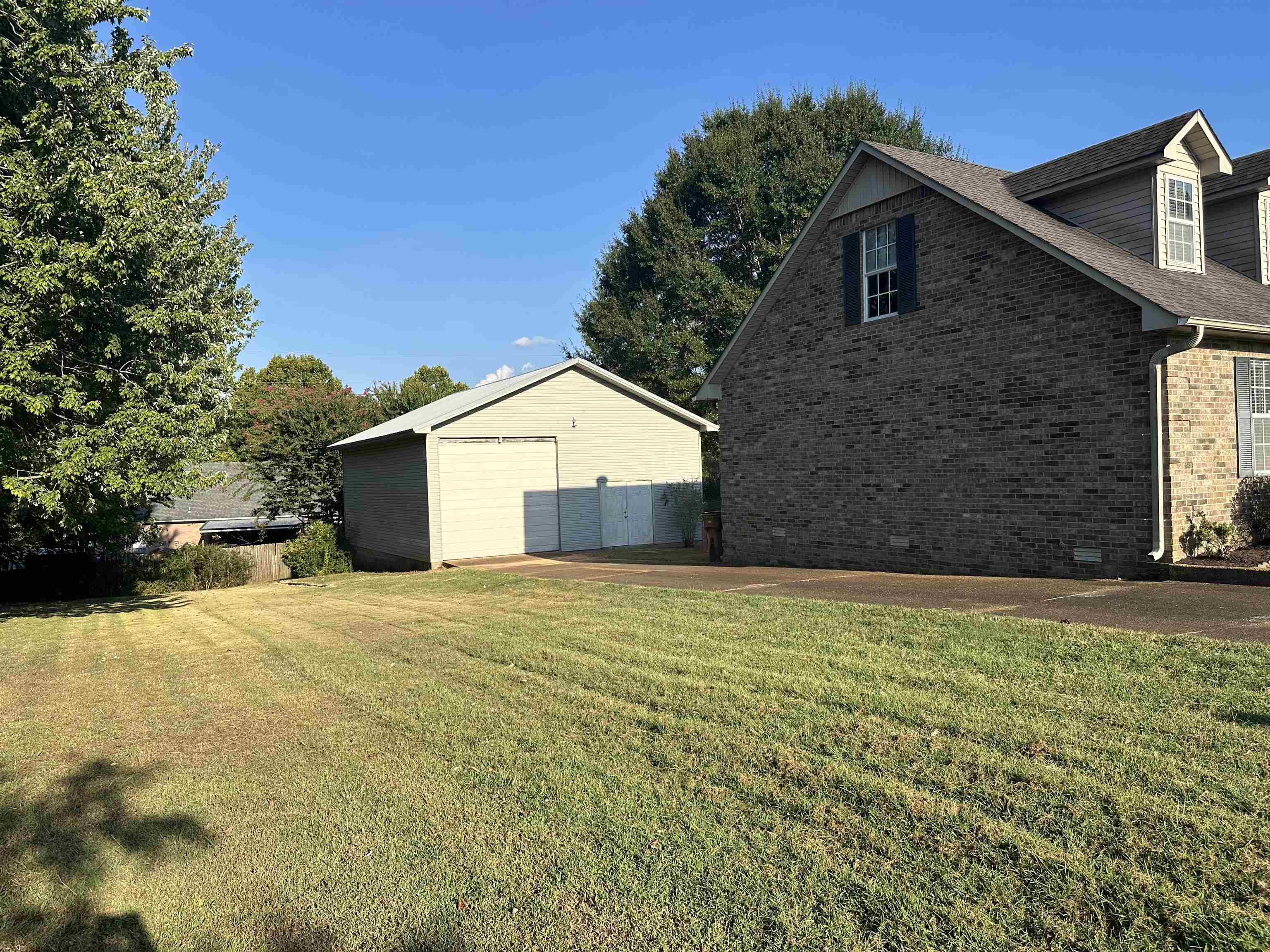 94 New Renfroe St Property Photo 3